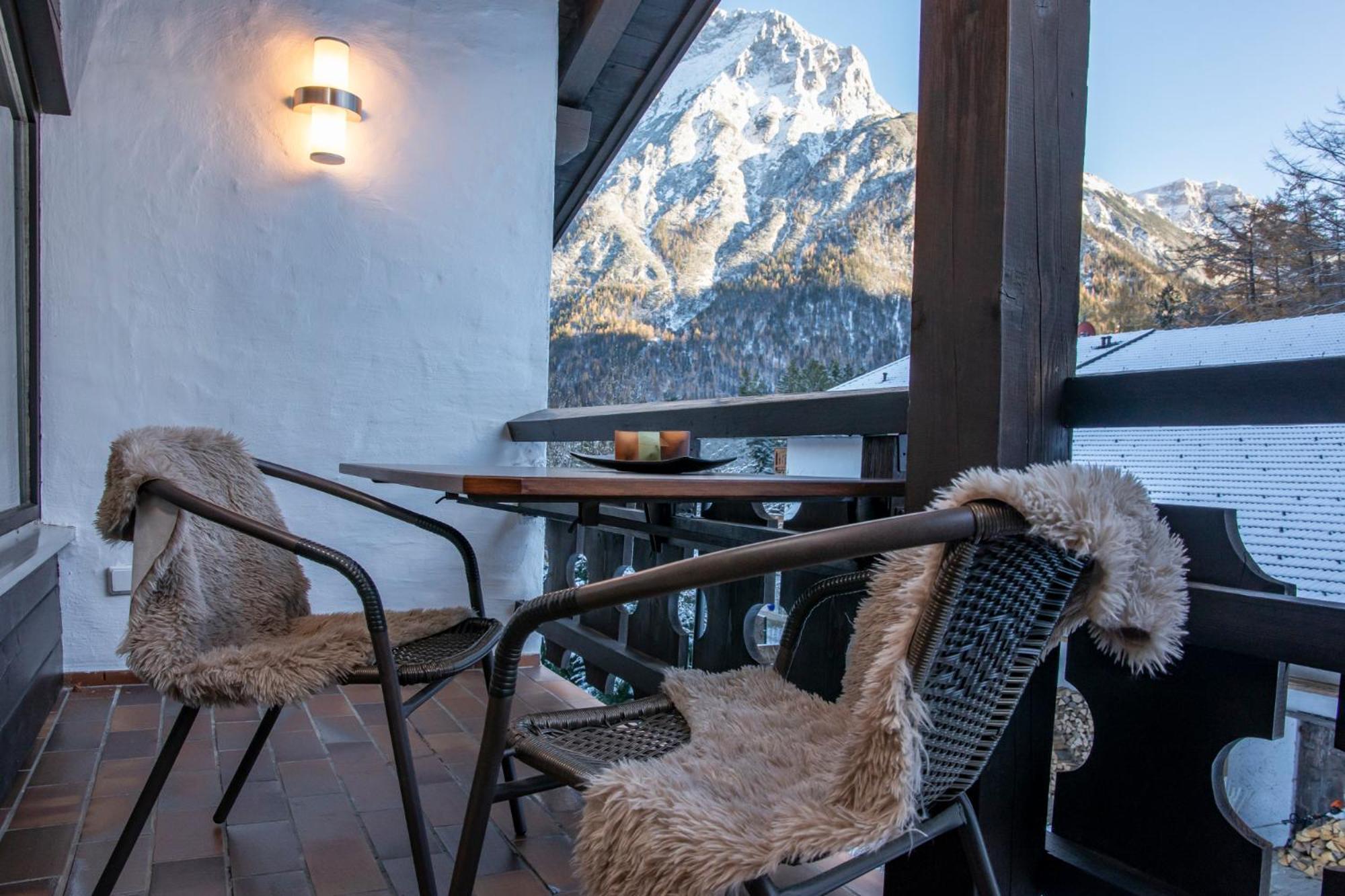 Ferienhaus Zauberberg - Magie Der Alpen - By Loewenherz Mittenwald Luaran gambar