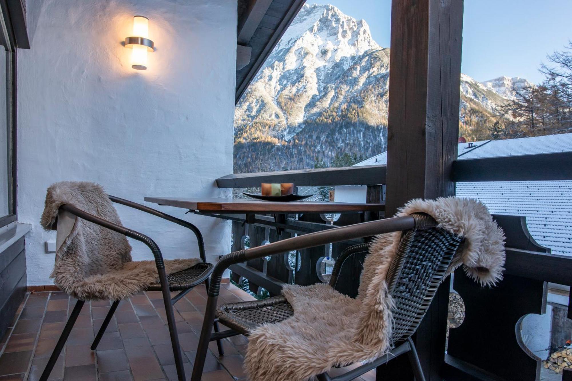 Ferienhaus Zauberberg - Magie Der Alpen - By Loewenherz Mittenwald Luaran gambar